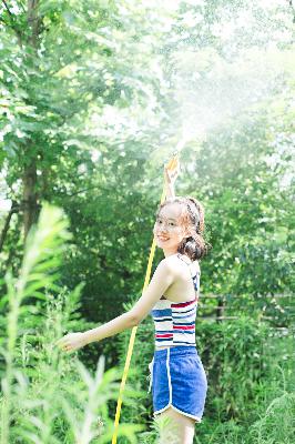 雏鸟幼儿小学生张婉莹,女大学生的沙龙室