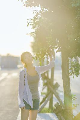 《卖房子的女人》